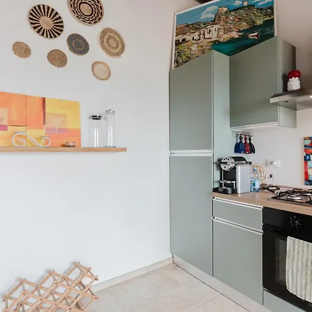 Casa Mauro E Roberta Zingaro 카스텔라마레델골포