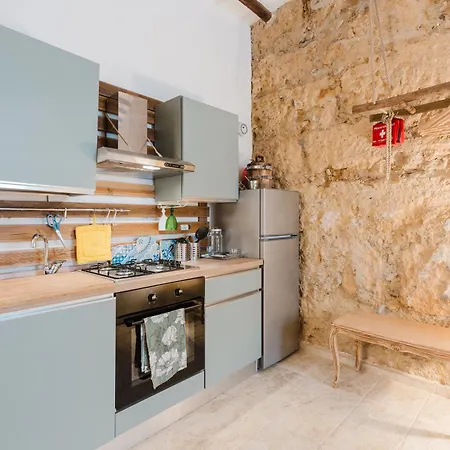 Casa Mauro E Roberta Zingaro *